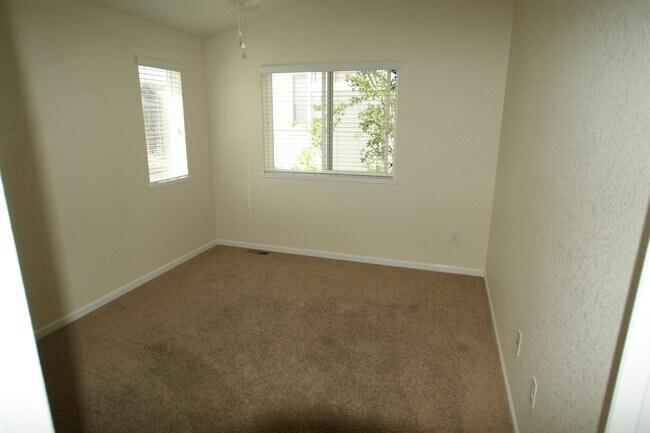 Building Photo - 426 Saint Ida Cir