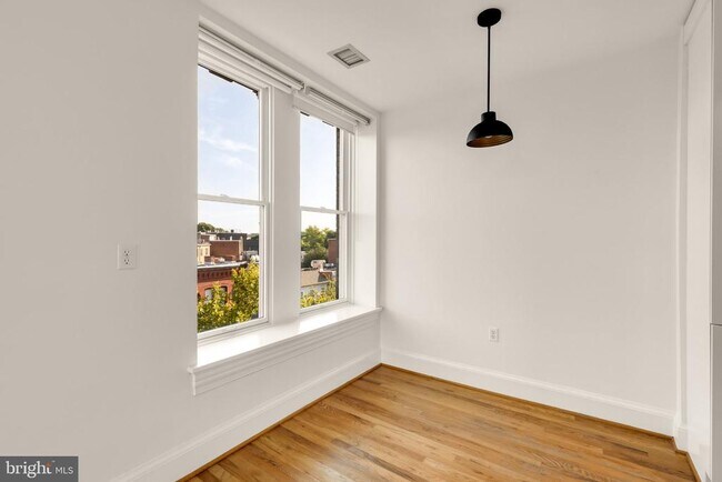 Building Photo - 1325 13th St NW