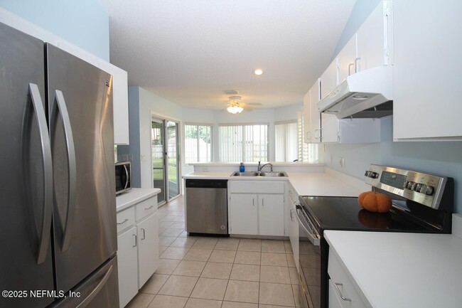 Building Photo - 48 Westover Ln