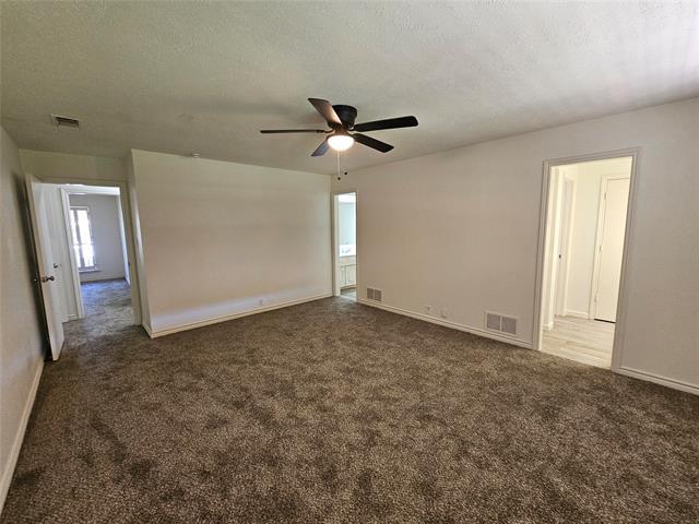 Building Photo - 2220 Eastwood Dr