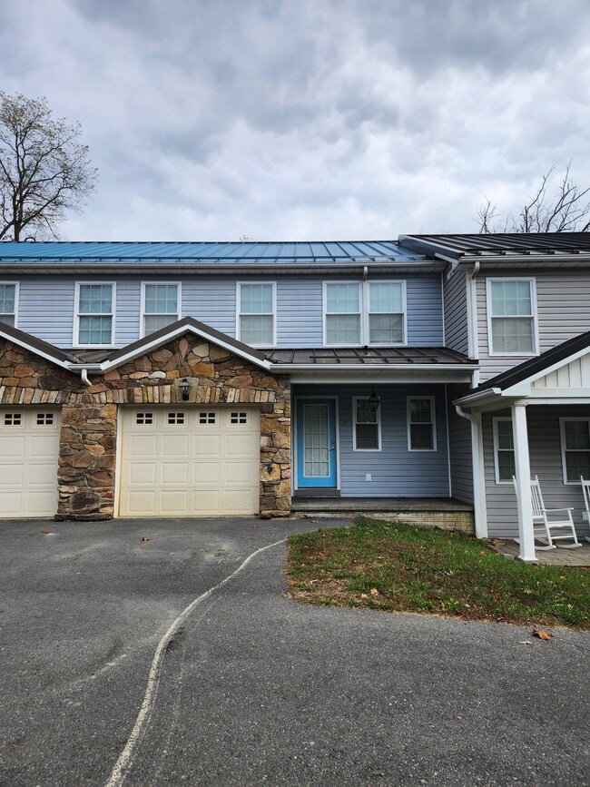 Primary Photo - 28 Holler Rd