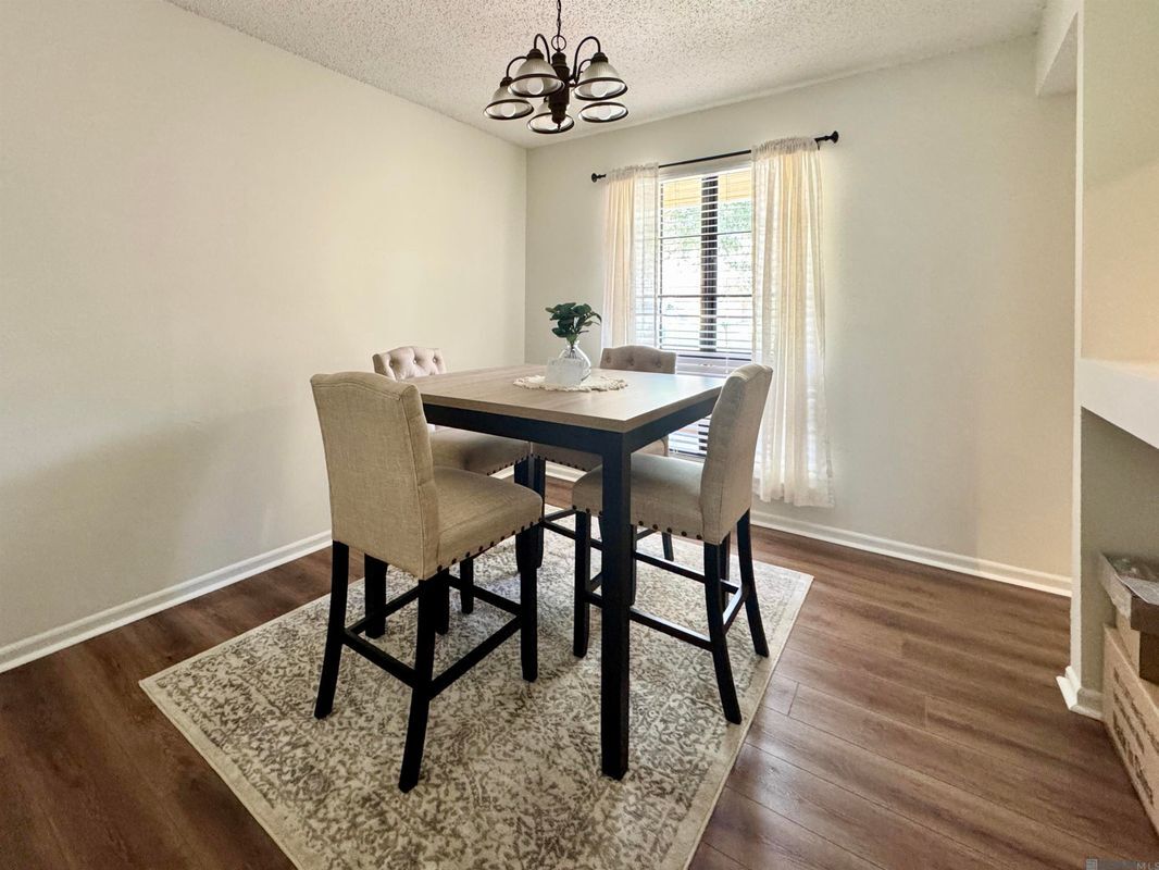 Building Photo - 1732 Manor Oak Dr