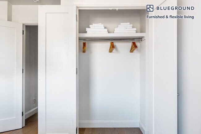 Building Photo - 915 West End Ave