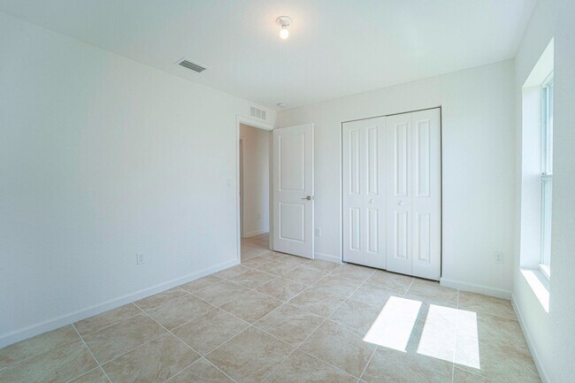 Building Photo - 788 Worlington Ln