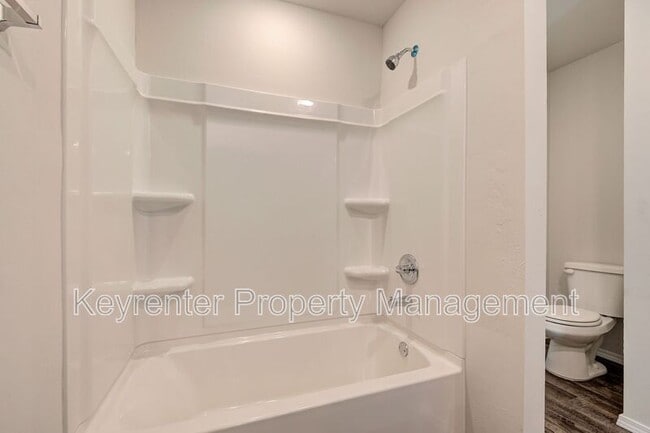 Building Photo - 504 Old Hickory Ln