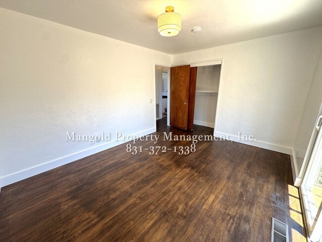 Building Photo - Fully Updated 3-Bedroom Home with Spacious...