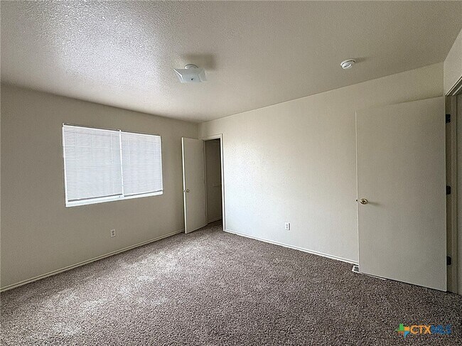 Building Photo - 4100 Pilgram Dr