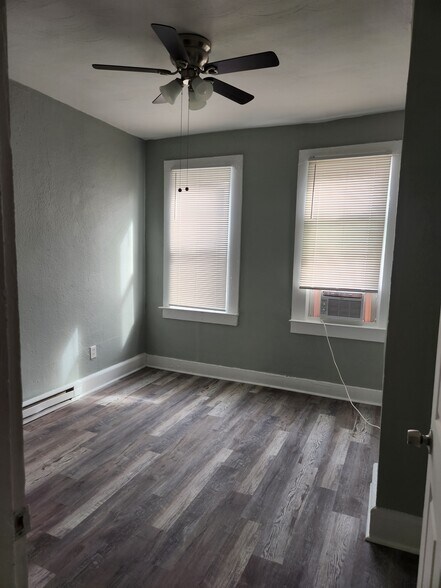 Building Photo - 1542 Dungee St