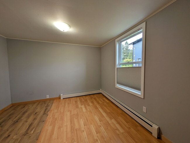 Building Photo - Unfurnished Auke Bay Home, 3BD+Den, 2BA, H...