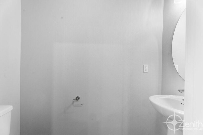 Building Photo - 16314 NE 20th St