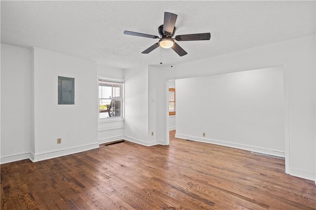 Building Photo - 3996 Campbellton Rd SW