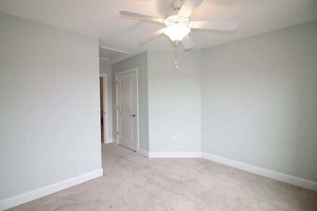 Building Photo - 45 Cypress Cir