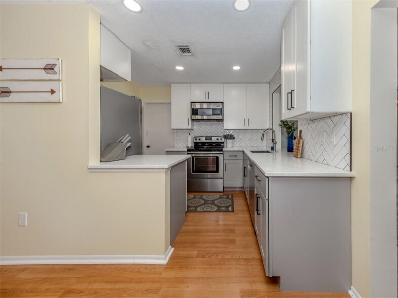 Building Photo - 8122 Trionfo Ave