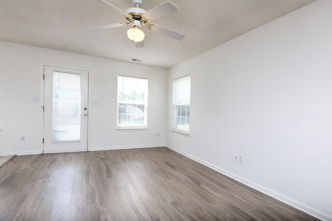 Building Photo - 163 Springwood Ln