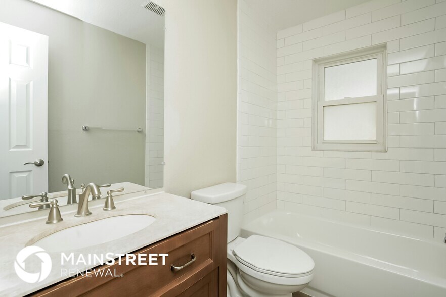 Building Photo - 5520 Bay Blvd