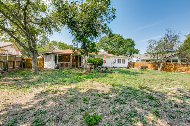 Building Photo - 123 Stardream Dr