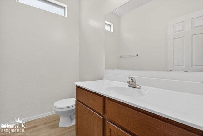 Building Photo - Beautiful 4Bdm 3.5Ba Home in South Phoenix!