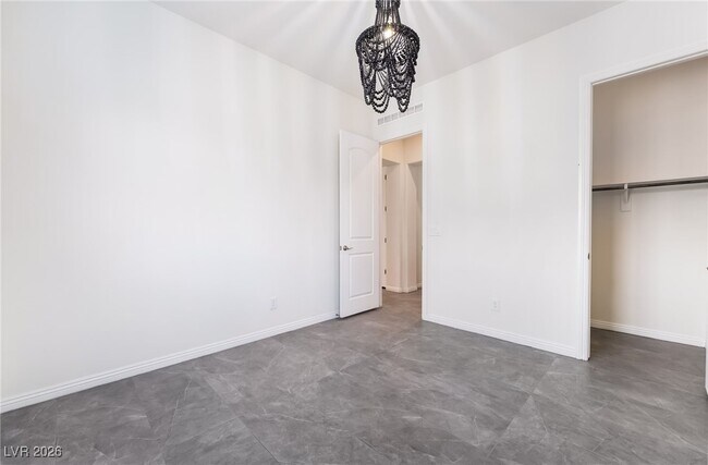 Building Photo - 6348 Skystone St