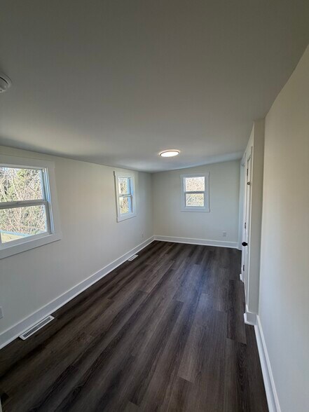 Building Photo - 2961 Triangle Pl