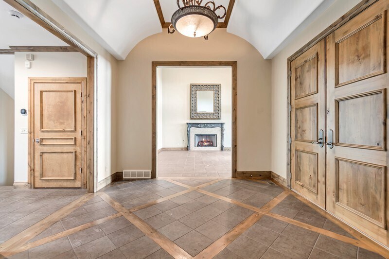 Building Photo - 3608 E Crest Mount Cir