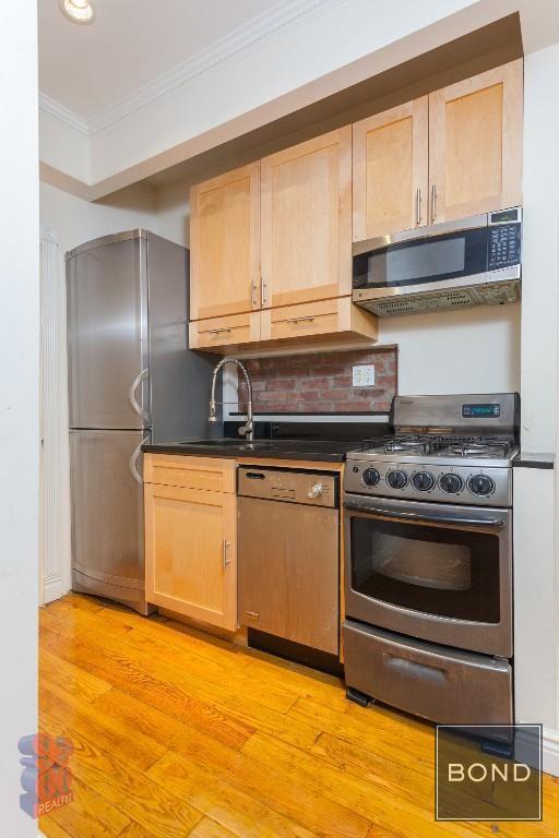 Building Photo - 44 Avenue B
