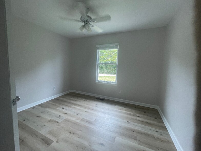 Building Photo - 135 Clauson Dr