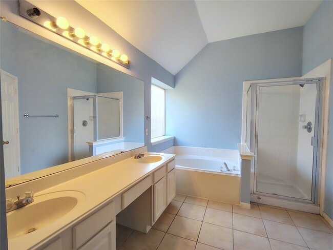 Building Photo - 818 Presley Way