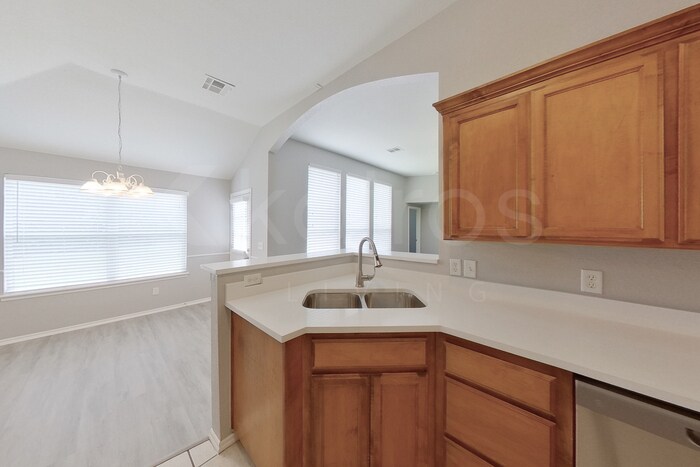 Building Photo - 113 Great Oaks Dr