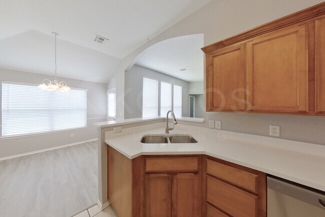 Building Photo - 113 Great Oaks Dr