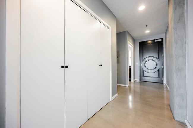 Building Photo - Modern Industrial Loft at Soho Lofts – 1BR/2BA High-Rise in the Arts District, City & Mountain Vi...