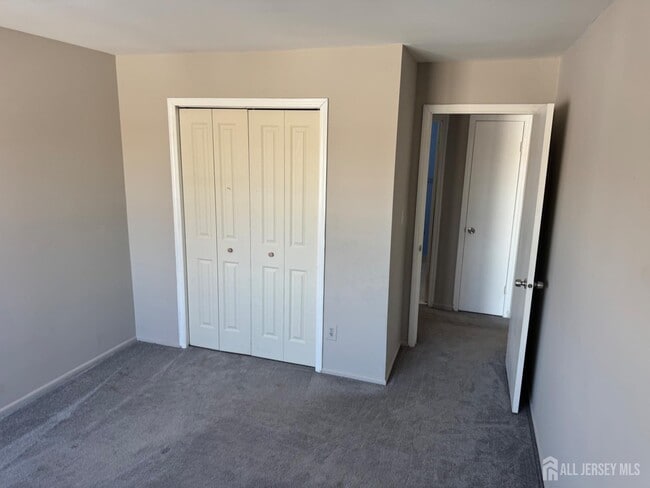 Building Photo - 251 Alpine Way