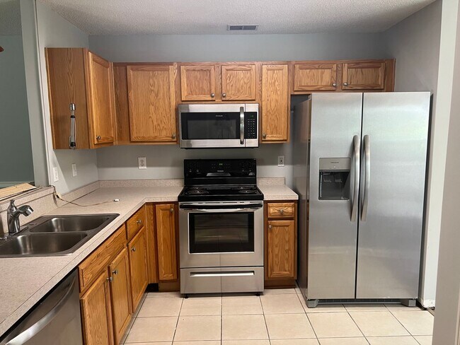 Building Photo - Fully Renovated 2 Bedroom/ 2.5 Bathroom Townhome - The Farm at Buckwalter