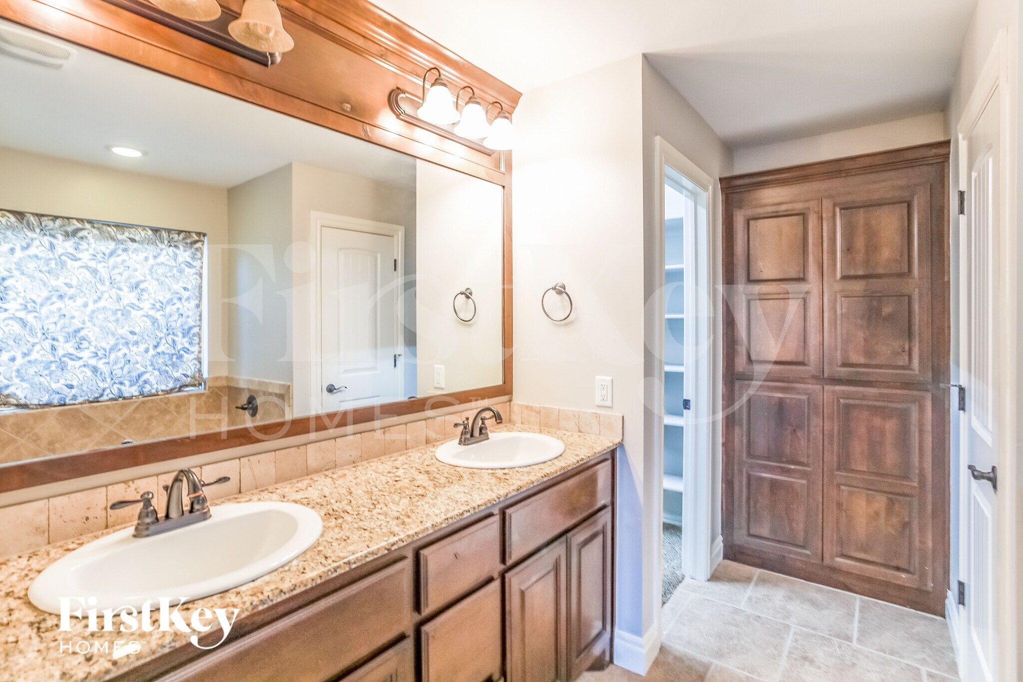 Building Photo - 648 Cristo Pass