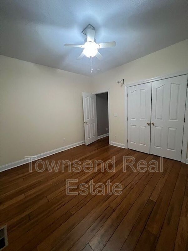 Building Photo - 305 W Summerchase Dr