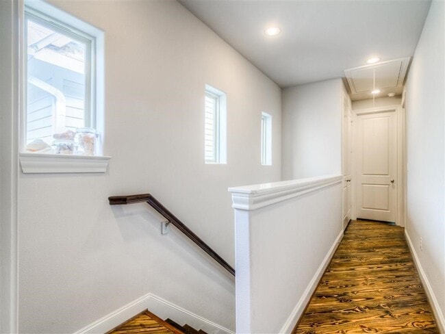 Building Photo - 8740 Kempwood Dr