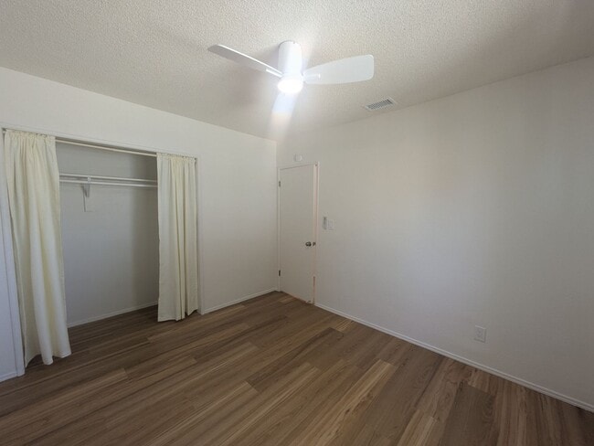 Building Photo - $$$$$$500 MOVE IN BONUS!!!!Freshly Remodel...