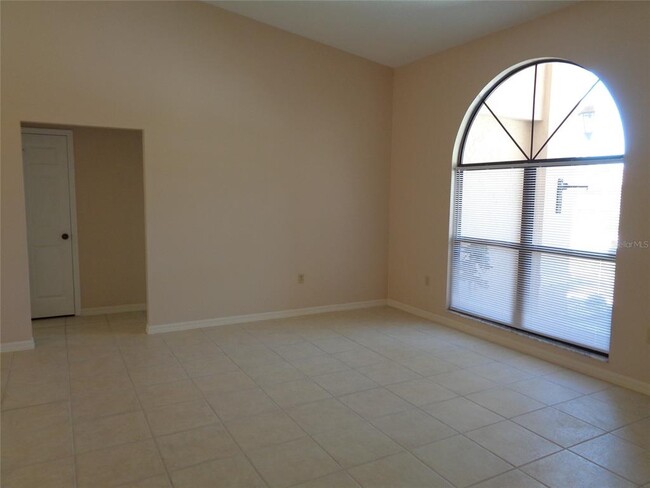 Building Photo - 210 Woodingham Trail