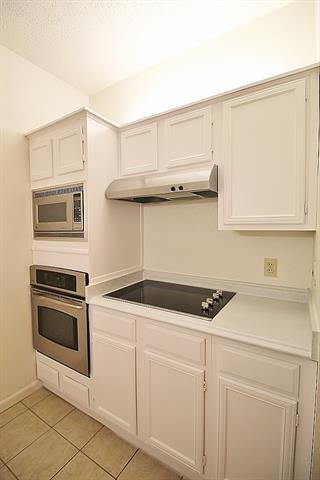 Building Photo - 9600 Royal Ln