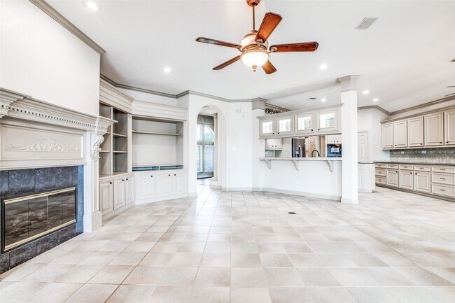 Building Photo - 13661 Lakeside Pl Dr