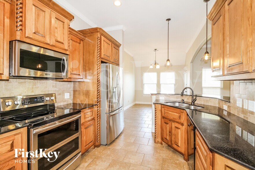 Building Photo - 2604 Busheywood Dr