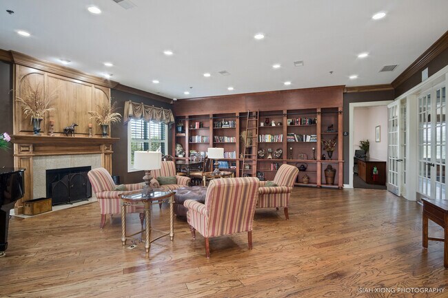 Building Photo - 366 Chesapeake Ln