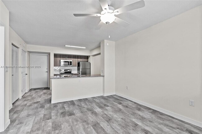 Building Photo - 400 NW 112th Ave