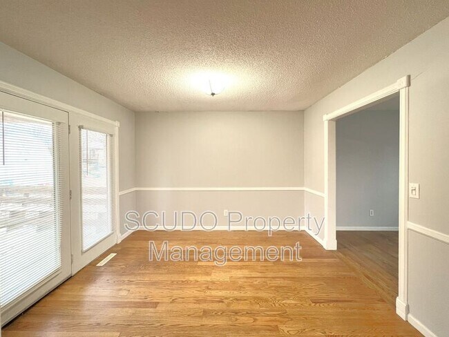 Building Photo - 1211 SE 4th Terrace