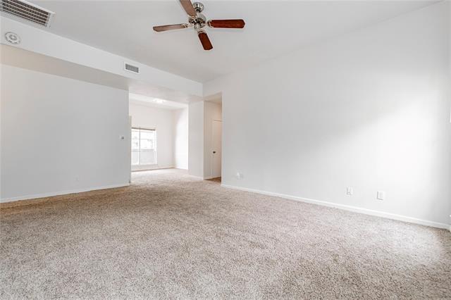 Building Photo - 10438 High Hollows Dr