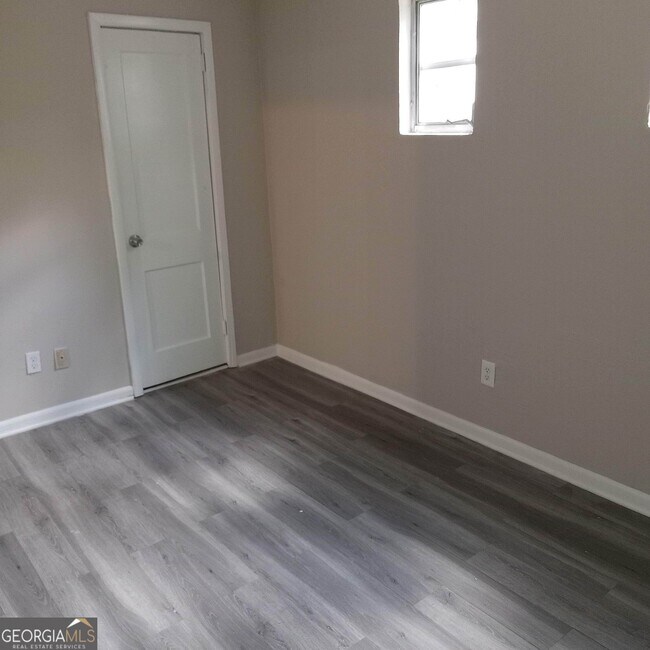 Building Photo - 2308 Boulevard Granada SW