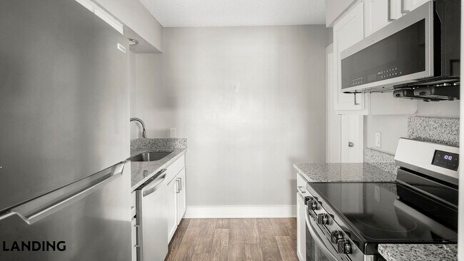 Building Photo - 231 New Shackle Island Rd