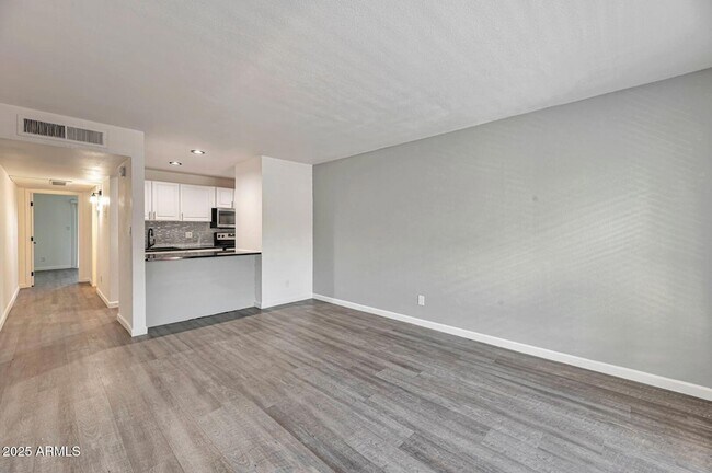 Building Photo - 4231 N 13th Pl