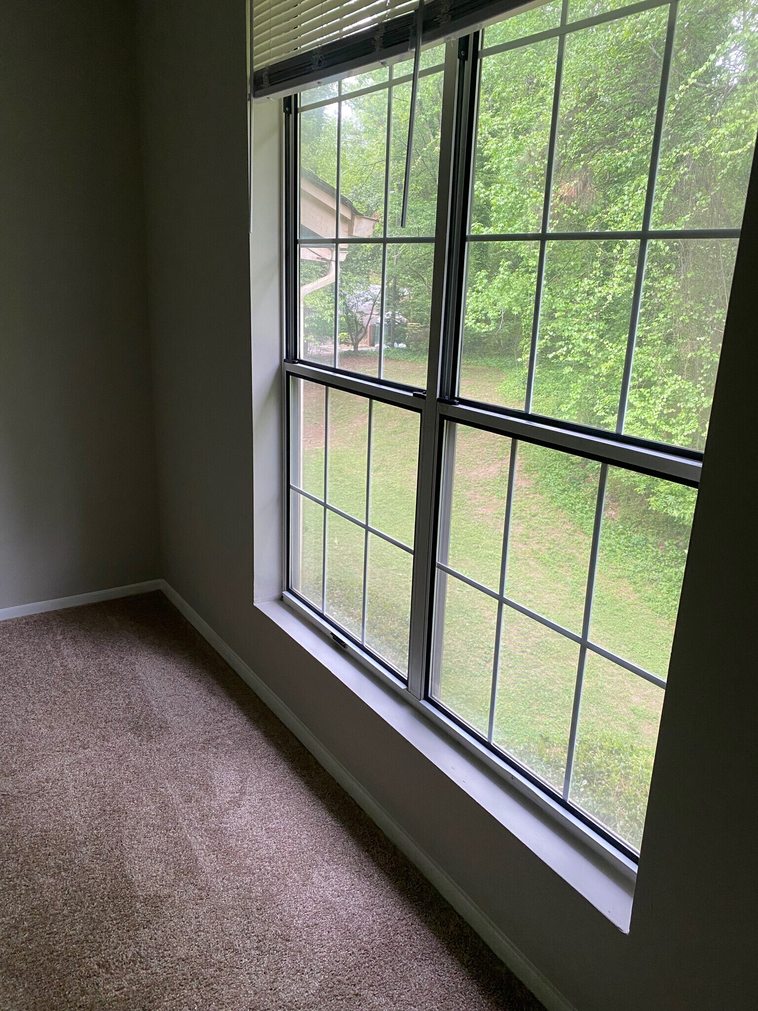 Building Photo - Room in Townhome on Mountain Springs Cir