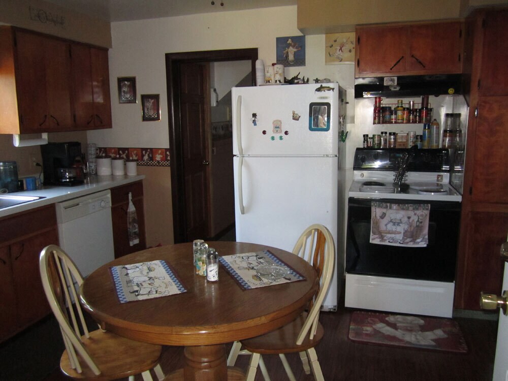 Building Photo - 602 16th Ave, E