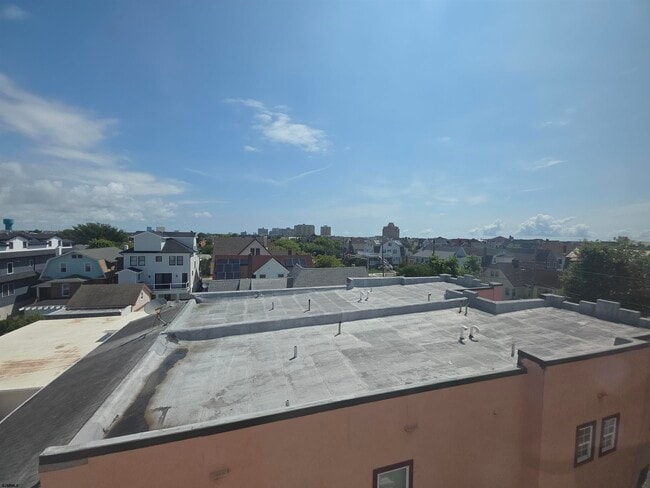 Building Photo - 6215 Ventnor Ave